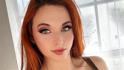 amouranth chupando|Amouranth